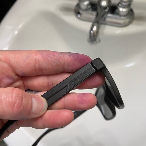 Dragon floatable sunglasses - Picture 9 of 9